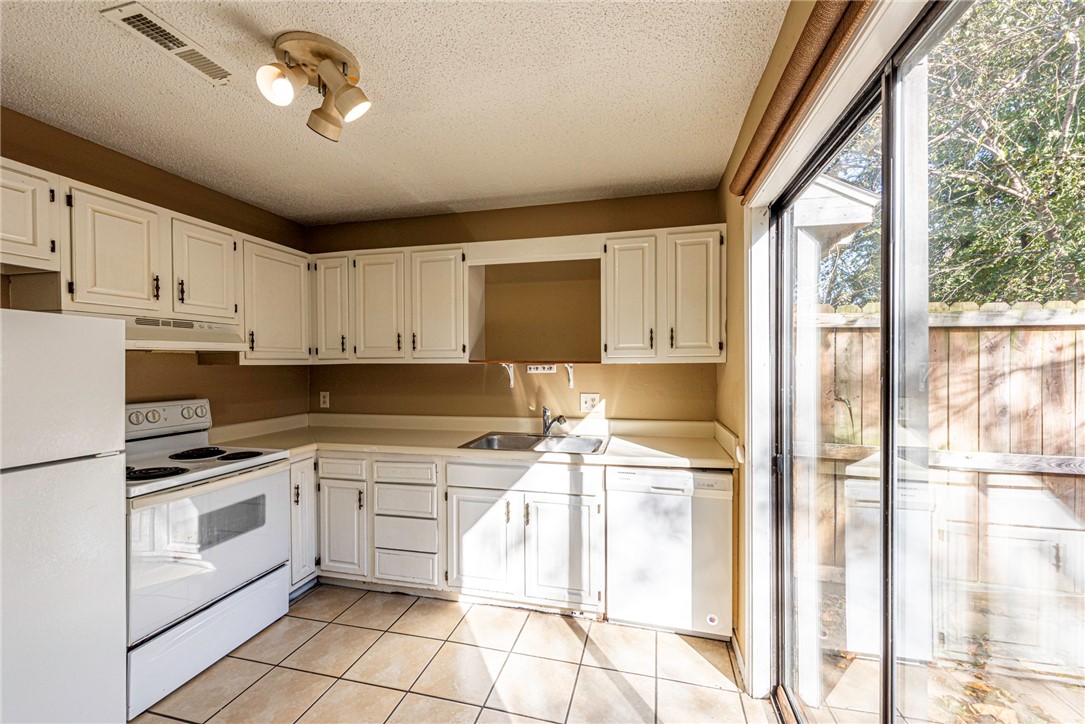 Villa North Sub - Residential Income