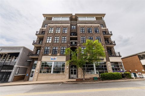 Photo of 609 W Dickson Street 703 #703, Fayetteville, AR 72701 (MLS # 1343649)