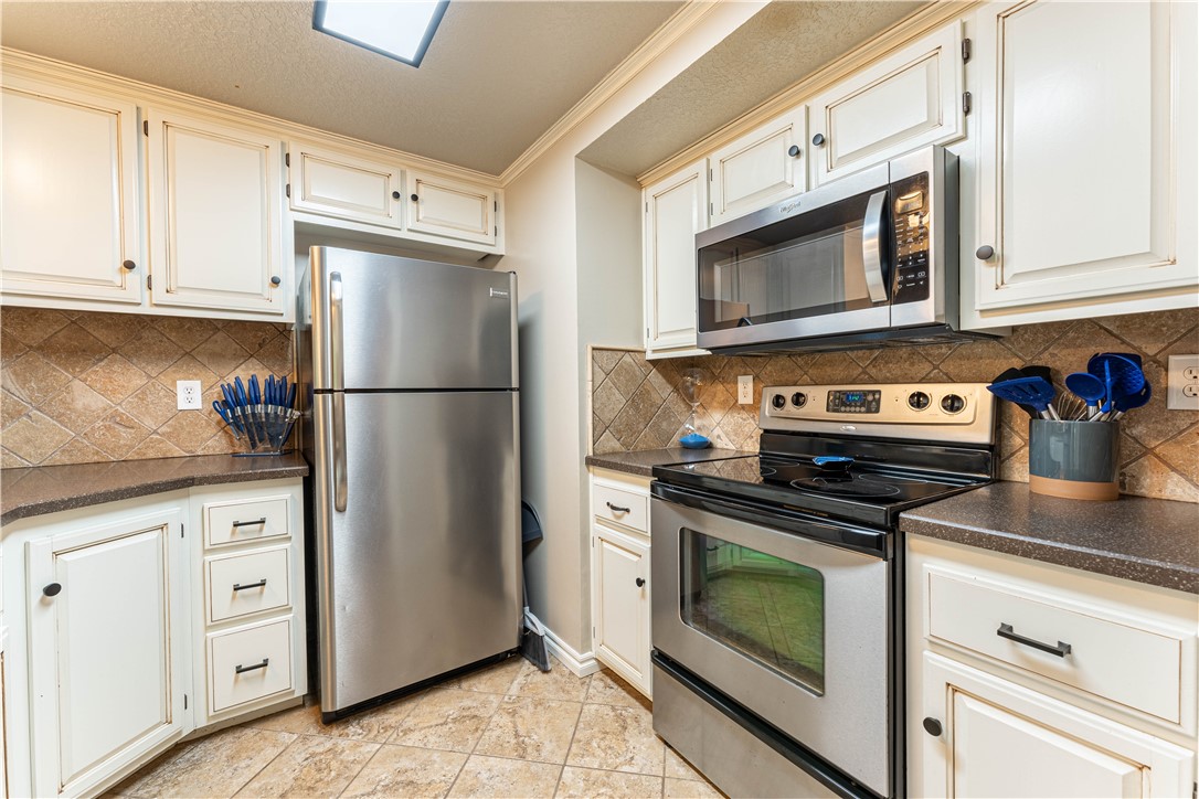 Melanie Courts-Bvv - Residential