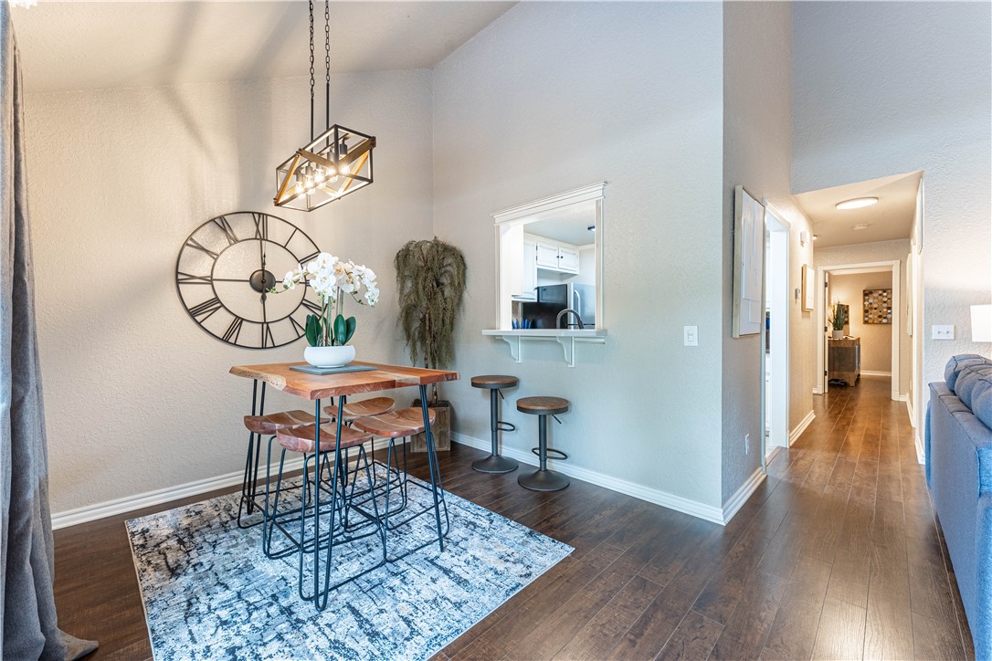 Melanie Courts-Bvv - Residential
