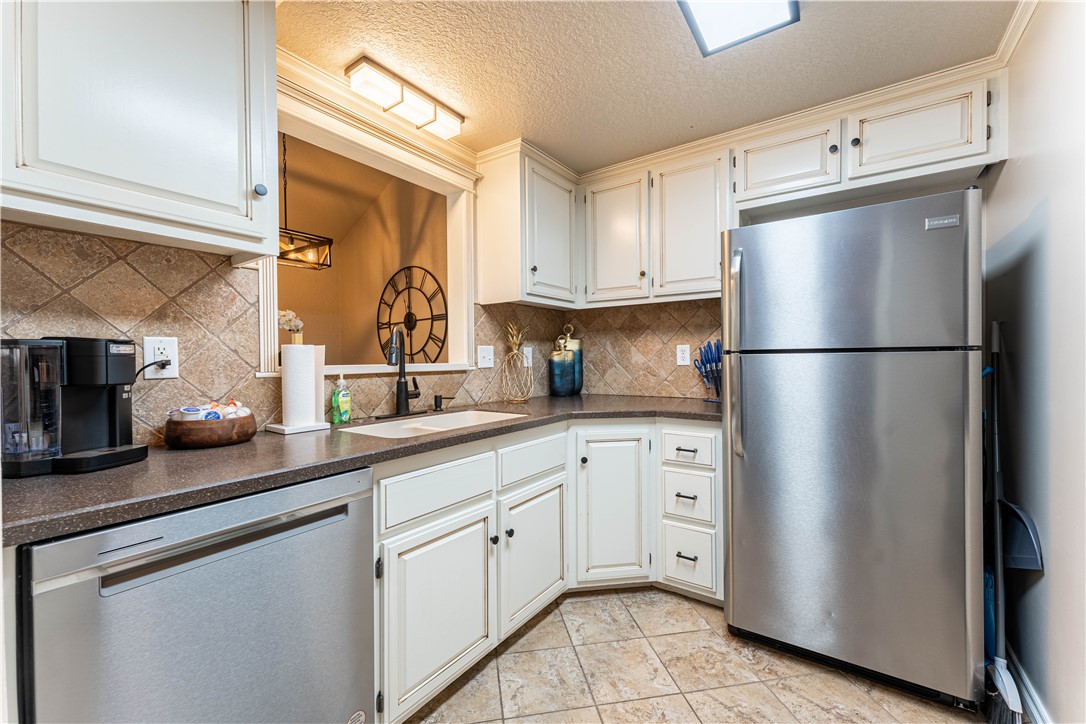 Melanie Courts-Bvv - Residential