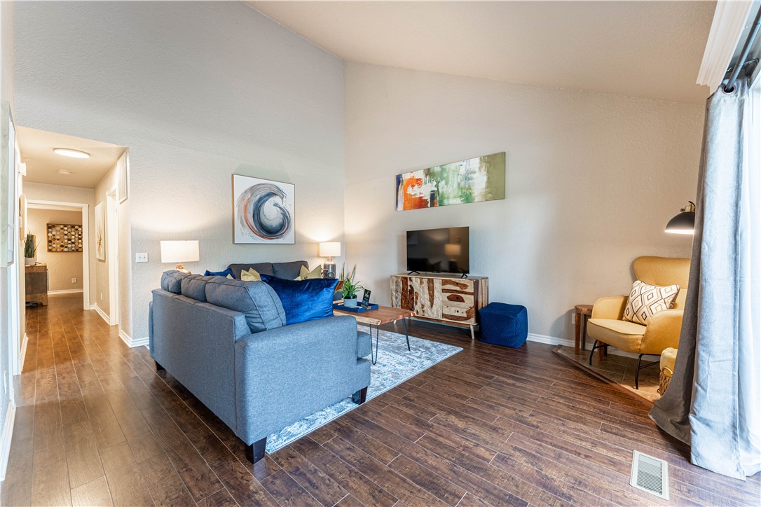 Melanie Courts-Bvv - Residential