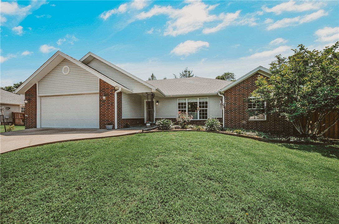 This 3 bedroom house has been fully repainted and new flooring throughout. The location is fantastic! First turn, at Walgreens, from Bentonville. Brand new black chain link at the back of the property that protects your animals from escaping. Large lot with beautiful flower beds and fantastic bird watching. Large kitchen with big area for dining. Large screened in porch. Lovely area to sit and watch the birds and look at the beautiful backyard. Very close to Metfield pool, golf course and recreation center.