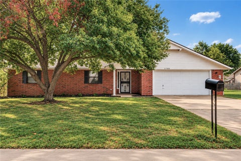 Photo of 2709 Hyatt Avenue, Springdale, AR 72762 (MLS # 1362512)