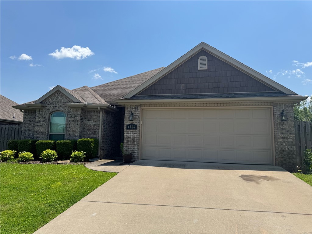 3-bed 2-bath house in Rogers.