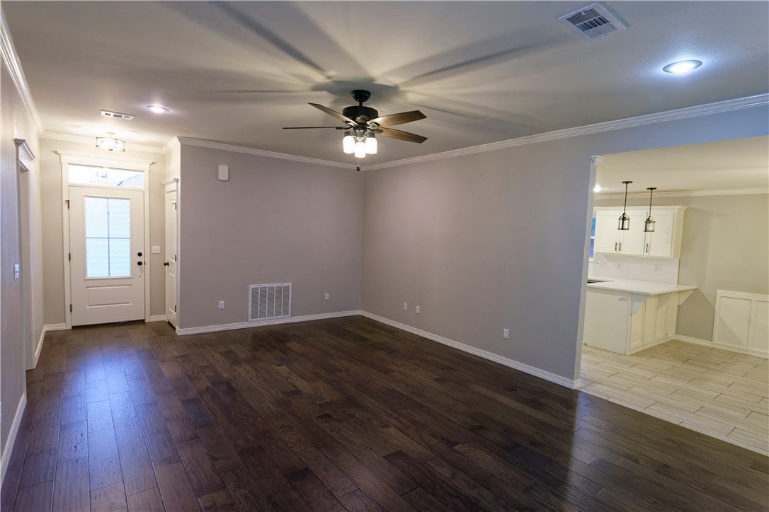 316 Promenade Circle
