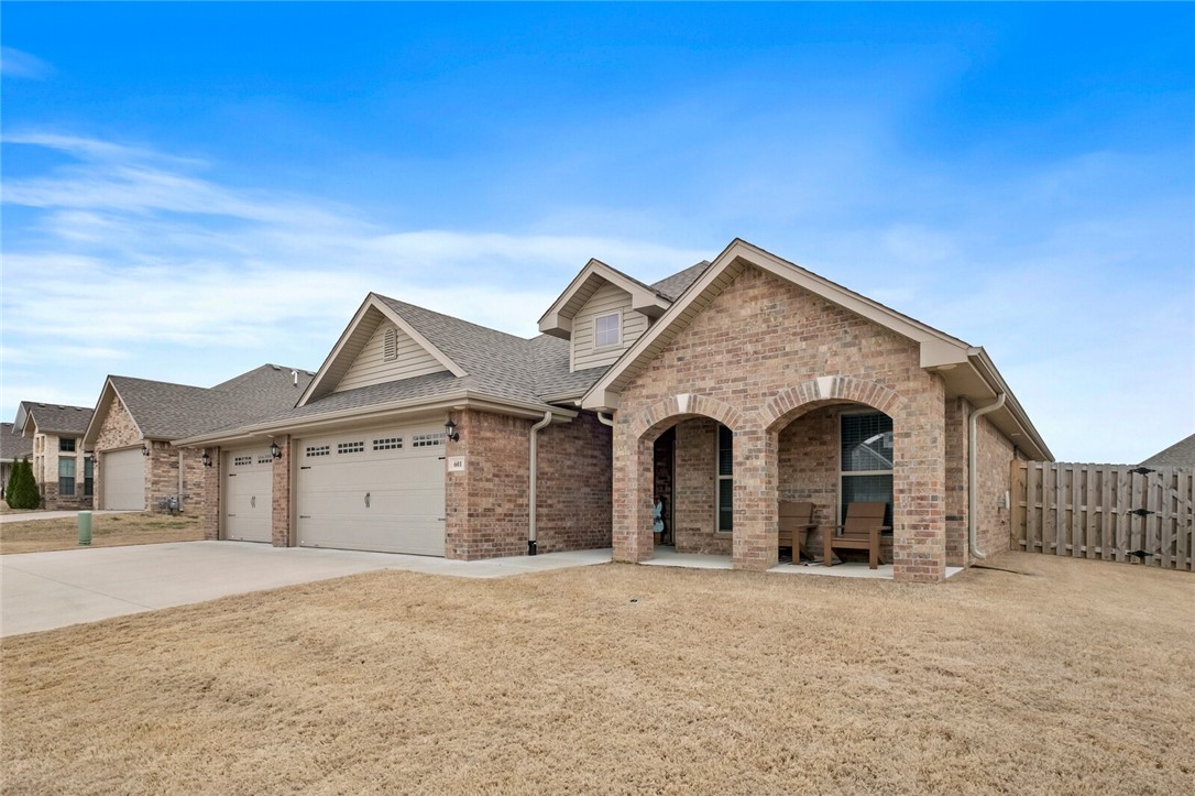 Welcome to your dream home! This 3-bed, 2-bath home features an open concept with 10ā ceilings, ceramic tile floors, and plush carpeting. The kitchen features granite countertops, custom cabinets, and Frigidaire Gallery appliances. Unwind in the primary suite with a fiberglass shower and soaker tub. Enjoy the covered front and back patios, LED lighting, and energy-efficient windows. With a 3-car garage, attic storage, and gas furnace, this home offers luxury and functionality in every detail. Schedule a showing today and make it yours! ALL OFFERS TO BE SUBMITTED BY 8:30 AM WED 3-6-2024. OFFERS WILL BE REVIEWED BY SELLER AT 9:00 AM.
