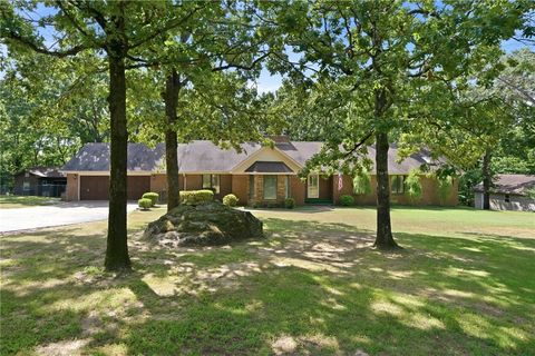 Photo of 490 Quail Ridge Road, Dover, AR 72837 (MLS # 1356437)
