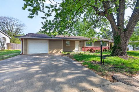 2452 Valley Drive Fayetteville AR 72703