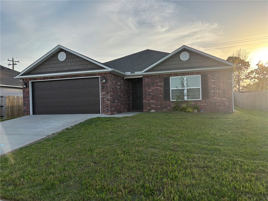 Discover this charming home where you're welcomed by an open, light-filled floor plan, perfect for both everyday living and entertaining. The kitchen flows into a dining area, and to the living room. Large windows throughout fill the home with natural light, creating a welcoming atmosphere. The master suite offers a serene retreat, complete with spacious walk-in closets. Outside, enjoy a covered patio and a backyard, ideal for relaxing, gardening, or outdoor activities.