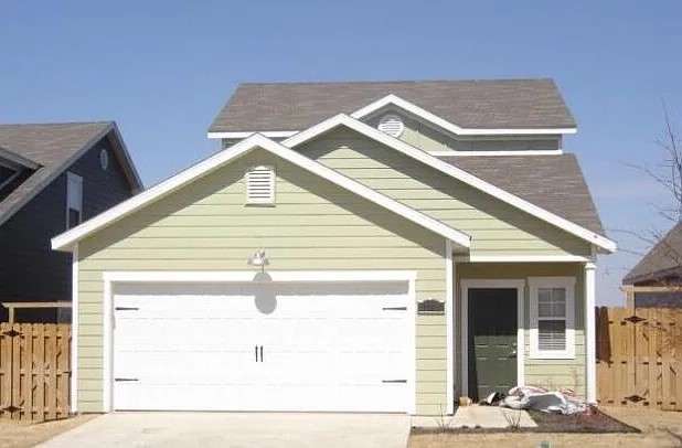 Great location! Yard work included! Approximately 1400 sf / 3 bed / 2 bath / 2 car garage with granite countertops and stainless steel appliances. Washer & dryer included (washer/dryer maintenance not included). Main bedroom located downstairs. Large walk-in closets in all bedrooms. No smoking in house or garage. Small fenced yard. Non-refundable pet deposit & additional rent TBD upon approval of pet(s). Tenant responsible for keeping all HOA covenants.