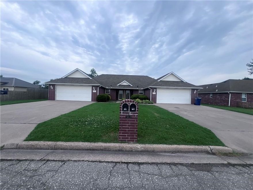 Amazing rental location! 2 minutes from Walmart and the Siloam Hospital. This duplex features two bedrooms with attached bathrooms. Full laundry room area. Private fenced backyard with covered porch area. Lawncare is provided. The duplex is part of the Ravenwood Subdivision which allows access to the pool, basketball court, and walking trails.