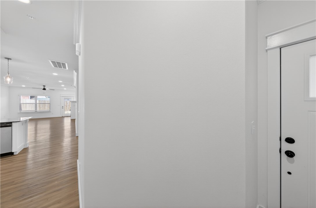 Dixieland Twnhms Rogers - Residential