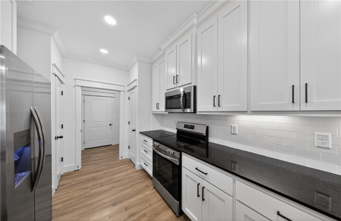 Dixieland Twnhms Rogers - Residential