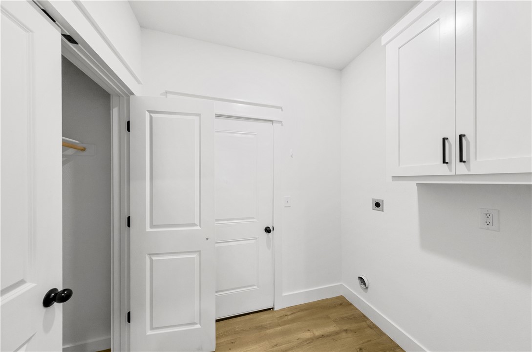 Dixieland Twnhms Rogers - Residential