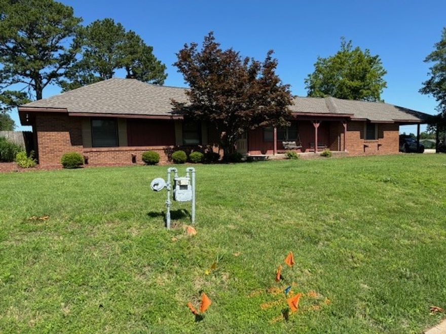 Incredible development opportunity, with lots of potential for future growth. Just minutes from Pinnacle Hills Promenade, Uptown, AMP, Medical Plaza, & Downtown Rogers. All utilities fiber optic are available, high speed internet. Traffic count daily averages 15,000 vehicles on Dixieland. Can be enhanced to Commercial zoning.