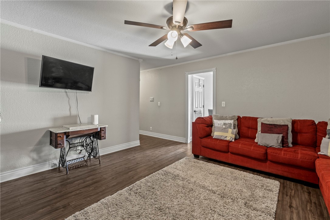 West Emma Gardens Add I - Residential