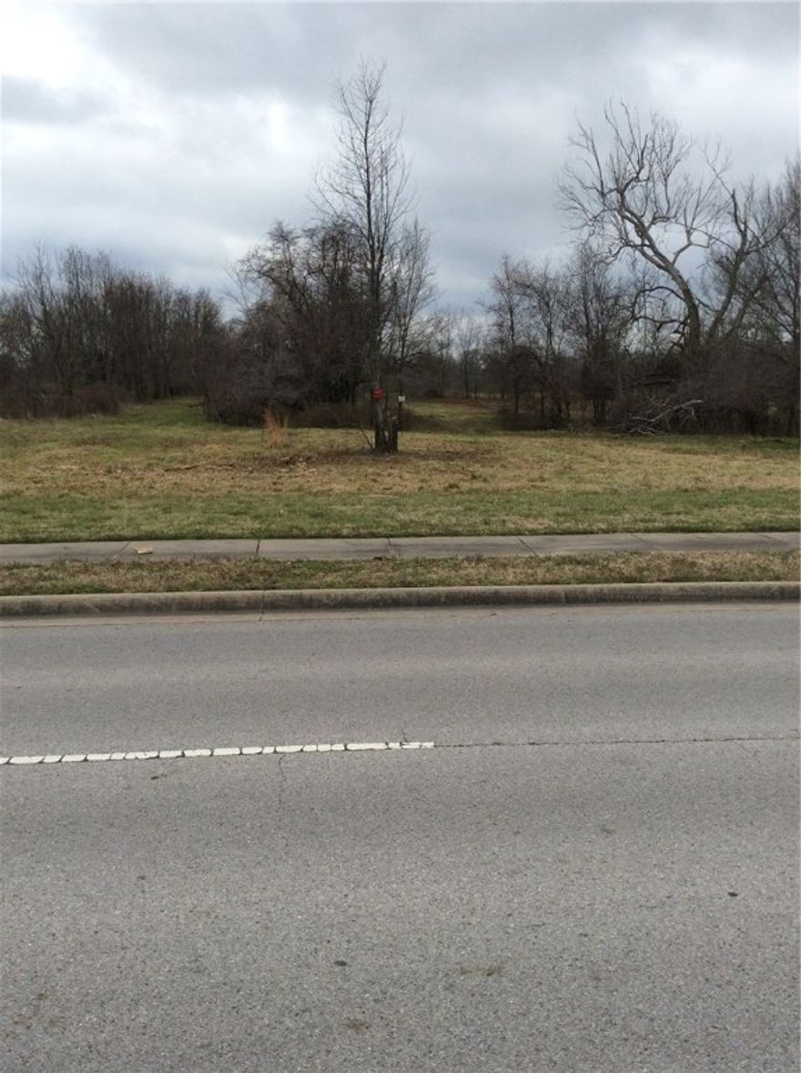 Great location!!!! 15 acres +/- with frontage on Hwy 112 and Harber Ave. In Springdale city limits