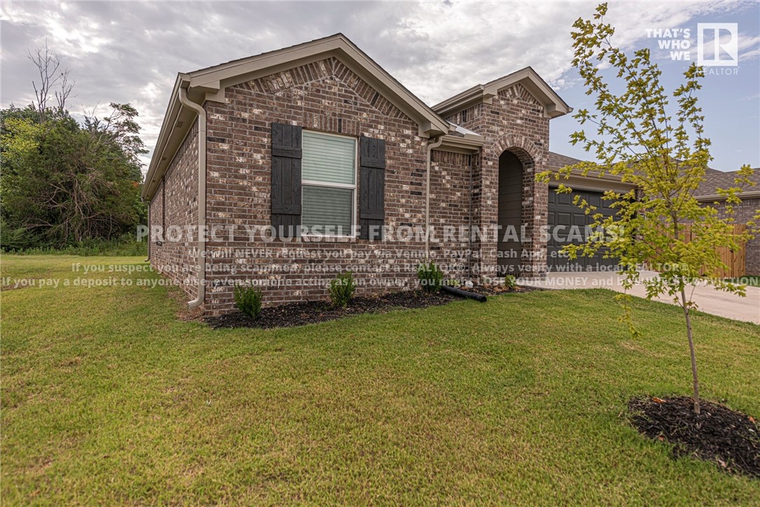 Cottonwood Place Sub Rogers - Residential Lease