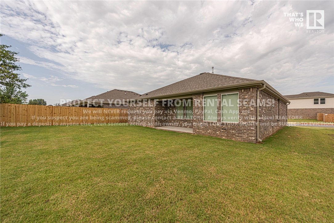 Cottonwood Place Sub Rogers - Residential Lease