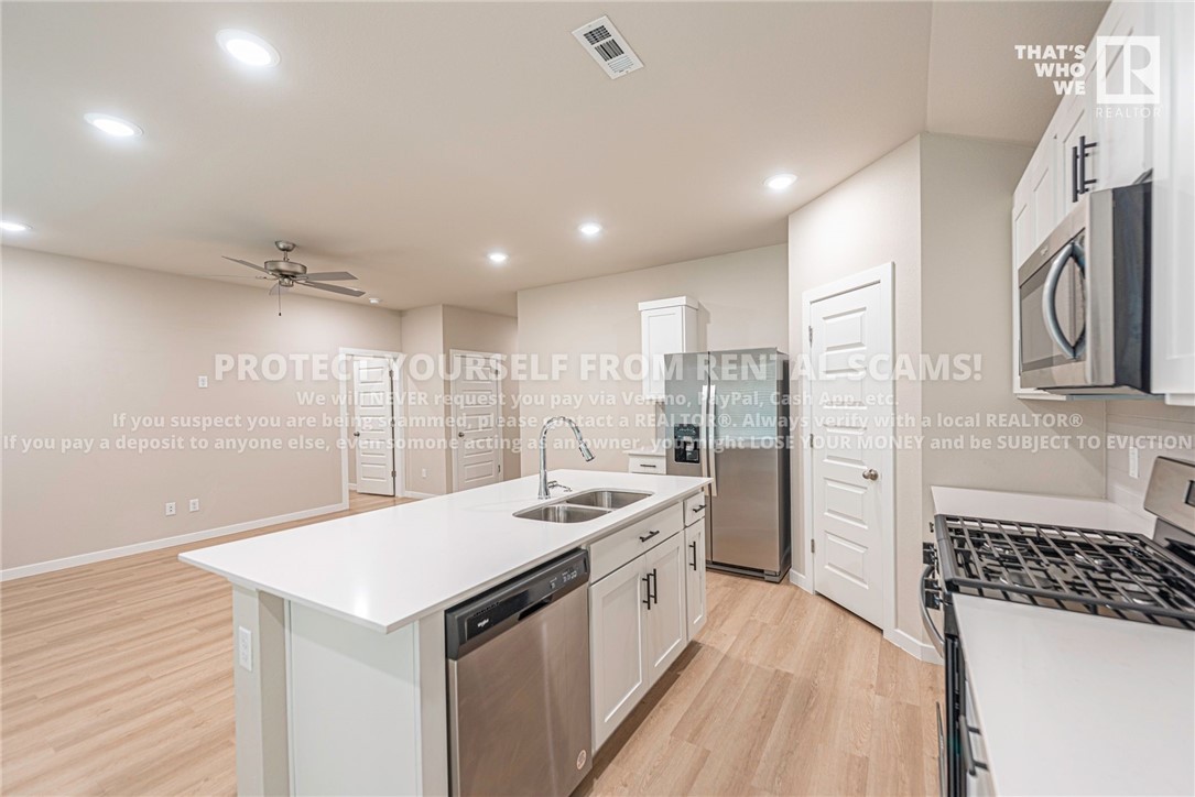 Cottonwood Place Sub Rogers - Residential Lease