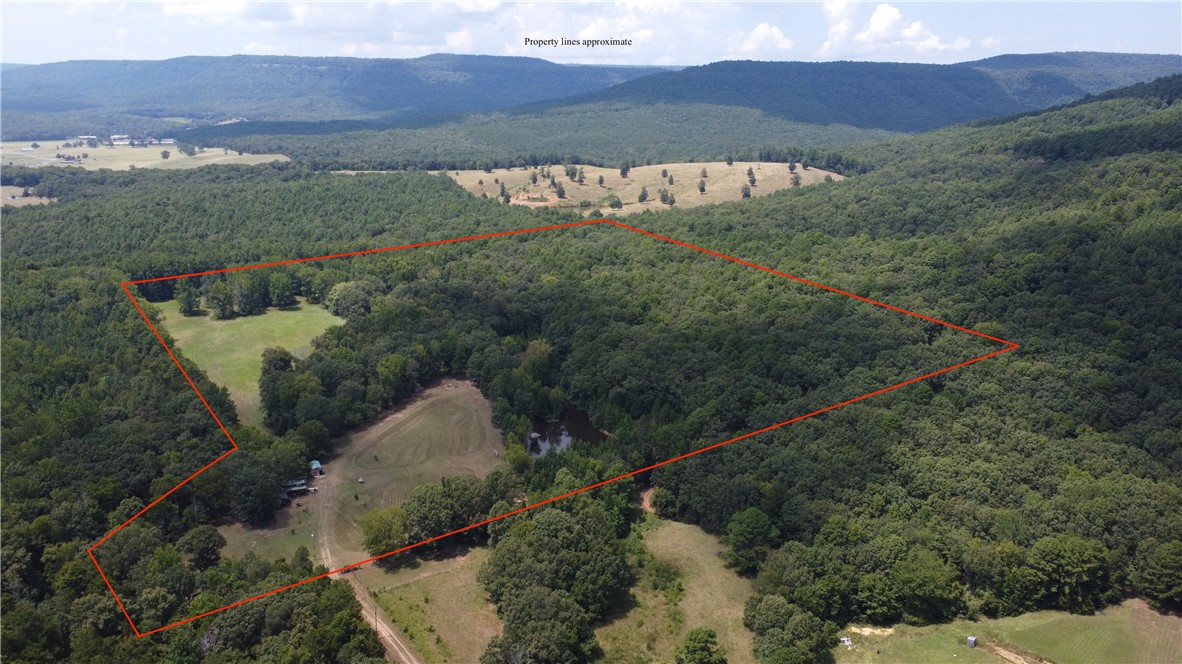 Wetsu Hunting ā 41.81 Acres | Johnson County, Arkansas
Welcome to Wetsu Hunting Camp, a private, family-owned 41.81-acre retreat bordering the Ozark National Forest in Johnson County, AR. Located near Harmony, AR, this wildlife-rich property blends seclusion, recreation, and rustic charm.
Manicured 6.5 acres of pasture, a 3/4-acre stocked pond, roughly 35+/- acres of mature pine timber, and an established trail system. This property is ideal for hunting, hiking, or ATV riding. With direct access to the Ozark National Forest on the northern boundary, your adventure possibilities are endless.
The property features a main home with 1 bedroom and 3 lofts, plus two additional cabins set up lodge-style for guests or group stays.
Whether you're looking for a hunting basecamp, family getaway, or recreational investment, Wetsu Hunting delivers timeless Arkansas beauty and outdoor living!