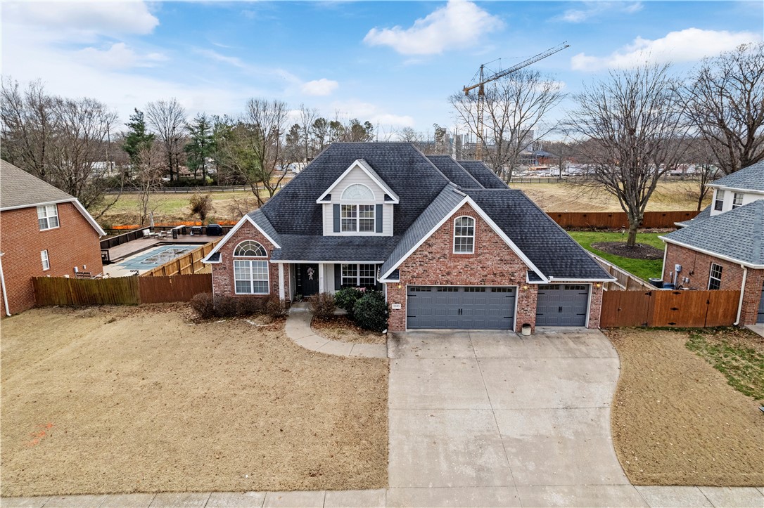 Just Listed Downtown Bentonville Kingsbury Subdivision home right on the bike trails and walkable to Crystal Bridges, Amazeum, and Orchard Park. Experience the Bentonville Lifestyle with this home that offers 4 bedrooms plus an office and a 3 car garage. Solid wood flooring in entry, office and formal dining. Updated tile throughout main living with fresh paint and crown molding. Beautiful updated kitchen with granite counters and glass tile backsplash. Large breakfast nook. Tons of natural light and windows viewing the private backyard. Open House Sunday 2-4 or schedule your shwoing today.