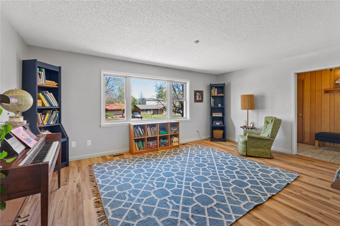 Rolling Hills Sub Siloam Spgs - Residential