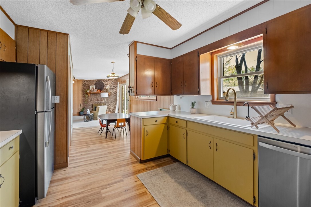 Rolling Hills Sub Siloam Spgs - Residential