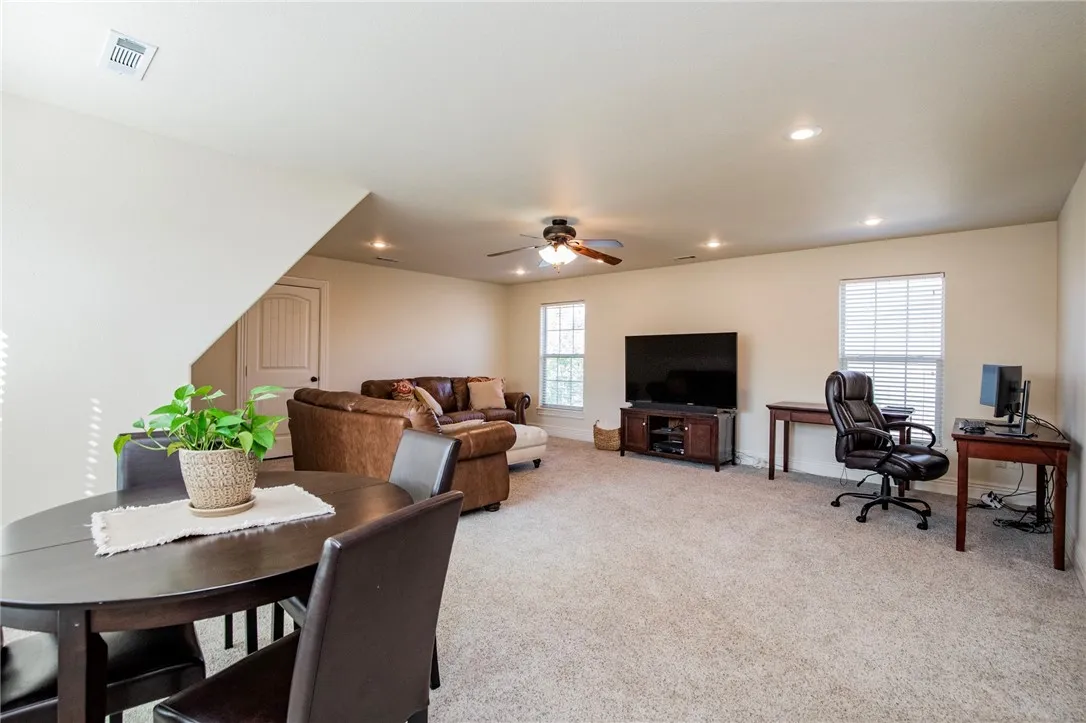 Bentonville, Arkansas 72713, United States, 4 Bedrooms Bedrooms, ,3 BathroomsBathrooms,Residential,Pending,214298