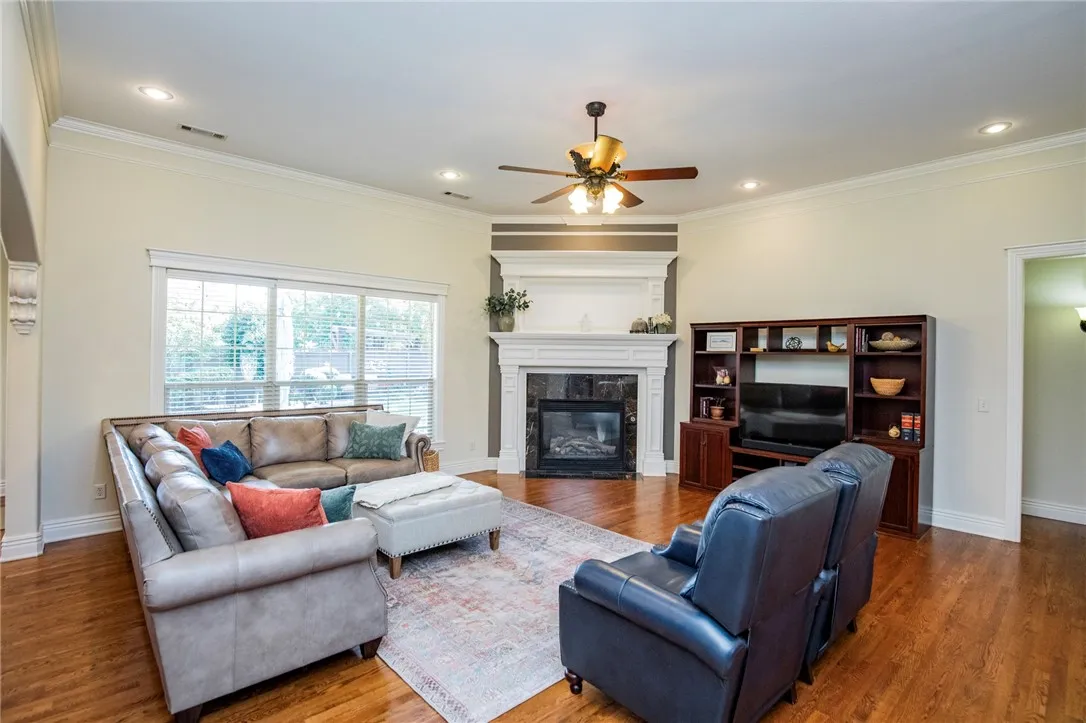 Bentonville, Arkansas 72713, United States, 4 Bedrooms Bedrooms, ,3 BathroomsBathrooms,Residential,Pending,214298