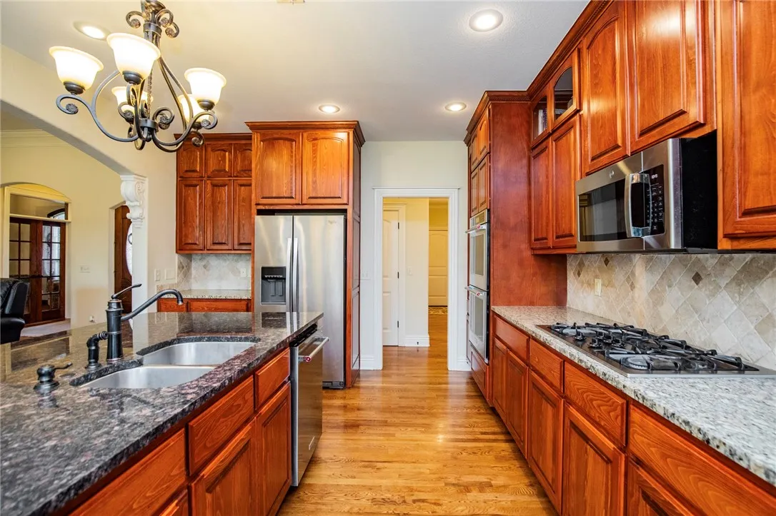 Bentonville, Arkansas 72713, United States, 4 Bedrooms Bedrooms, ,3 BathroomsBathrooms,Residential,Pending,214298