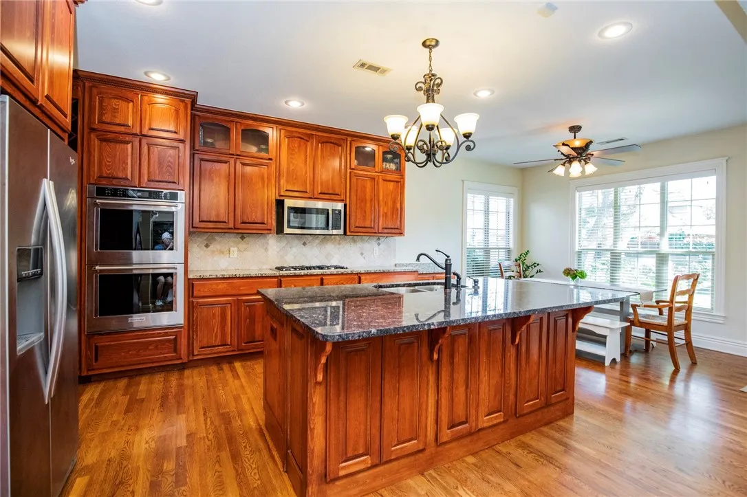 Bentonville, Arkansas 72713, United States, 4 Bedrooms Bedrooms, ,3 BathroomsBathrooms,Residential,Pending,214298