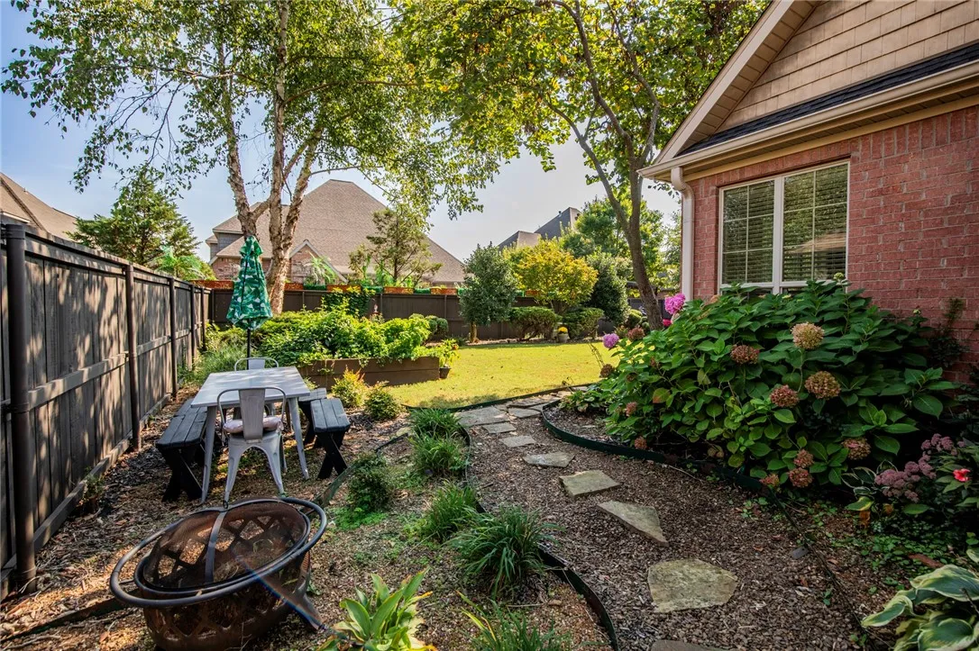 Bentonville, Arkansas 72713, United States, 4 Bedrooms Bedrooms, ,3 BathroomsBathrooms,Residential,Pending,214298