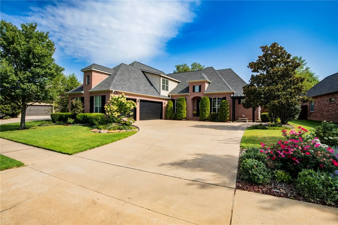 Bentonville, Arkansas 72713, United States, 4 Bedrooms Bedrooms, ,3 BathroomsBathrooms,Residential,Pending,214298