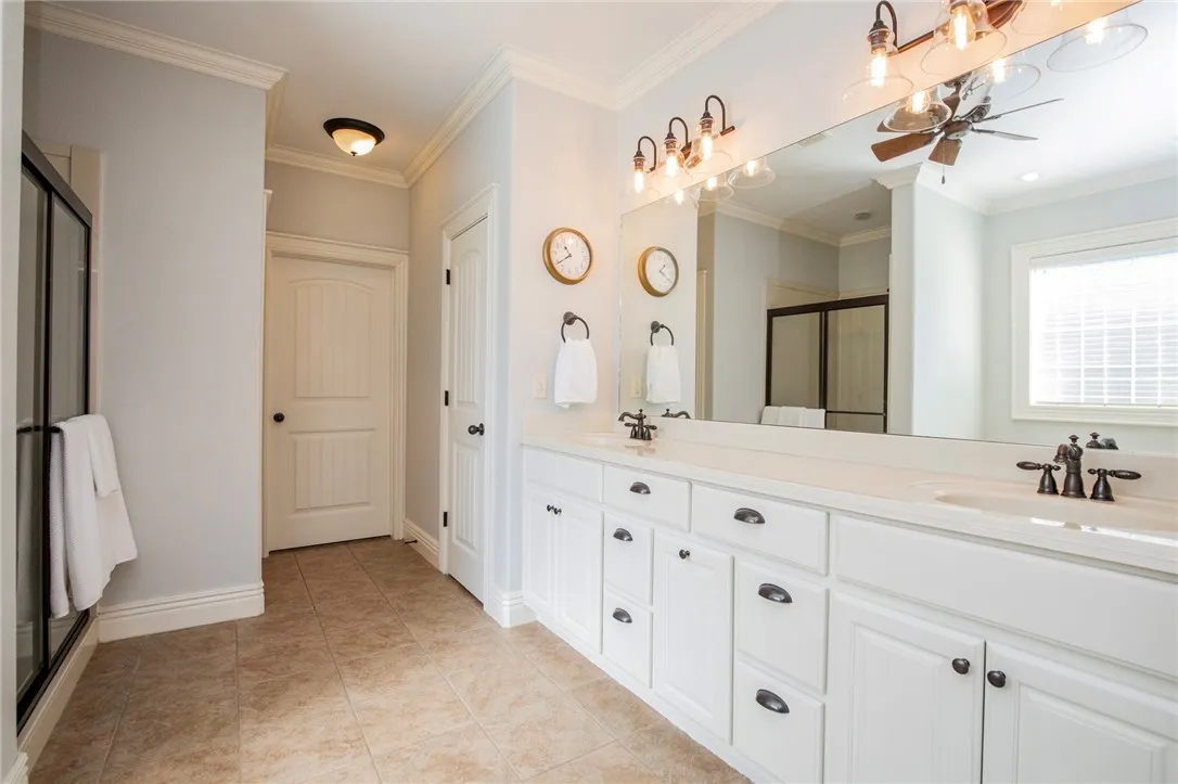 Bentonville, Arkansas 72713, United States, 4 Bedrooms Bedrooms, ,3 BathroomsBathrooms,Residential,Pending,214298