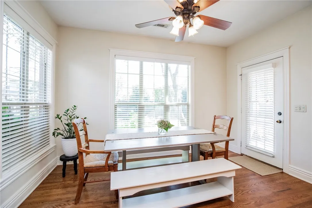 Bentonville, Arkansas 72713, United States, 4 Bedrooms Bedrooms, ,3 BathroomsBathrooms,Residential,Pending,214298