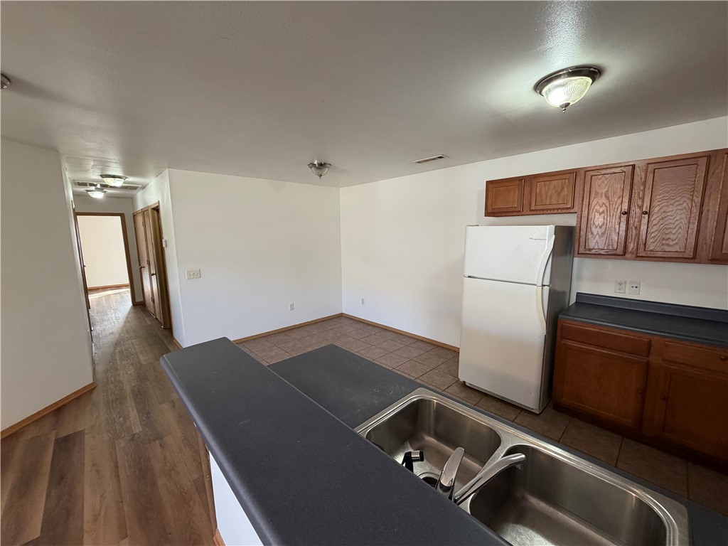 Oak Village Sub Rogers - Residential Lease