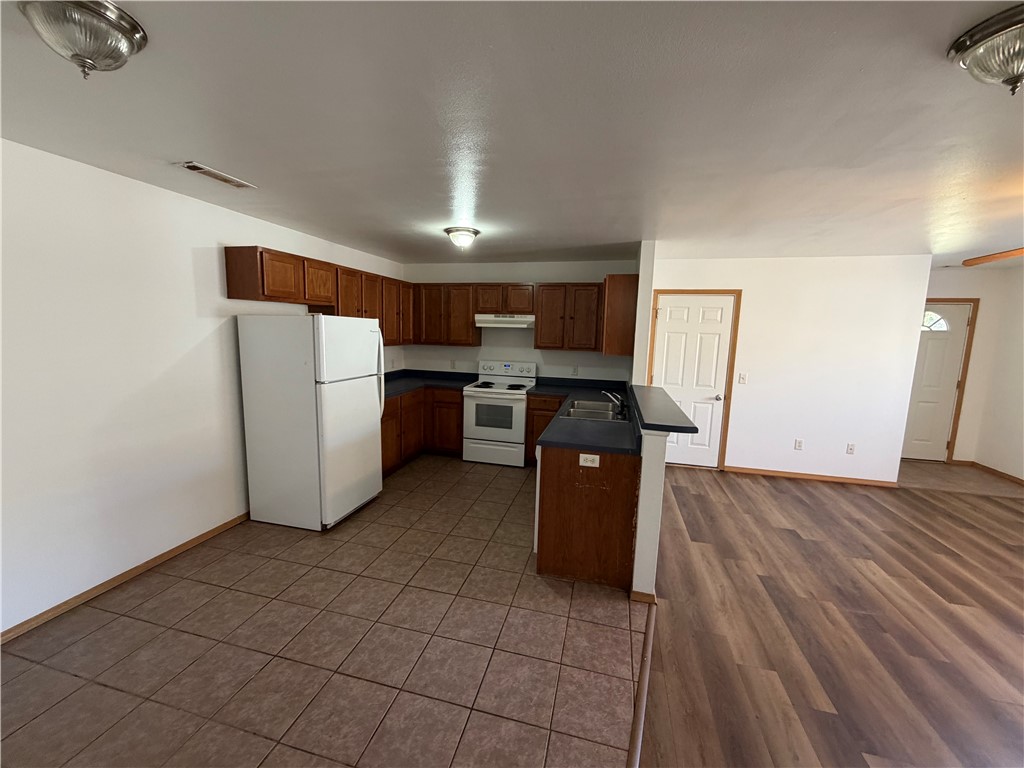 Oak Village Sub Rogers - Residential Lease