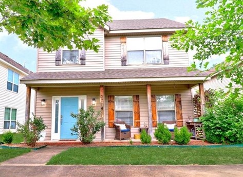 Whether youāre looking for a family home or an investment opportunity (it is approved for Short Term Rental!), 2714 N Westminster Drive is a must-see in one of Fayettevilleās most desirable areas! Nestled in a peaceful residential neighborhood, this charming two story, single-family home offers the perfect blend of comfort and convenience. Step inside to discover spacious living areas filled with natural light, a modern kitchen with updated appliances, and 3 cozy bedrooms.
Located just 4 miles from the University of Arkansas, this property is perfect for students, faculty, or anyone seeking easy access to campus life. Also, the home is nearby to Holcomb Elementary and popular local spots like Whole Foods Market, Starbucks, and the Fayetteville Boys & Girls Club. For outdoor enthusiasts, the nearby Bryce Davis Park offers walking trails, playgrounds, and sports facilities.
With quick access to I-49, commuting around Fayetteville is a breeze. Donāt miss your chance to make this wonderful property your new home.