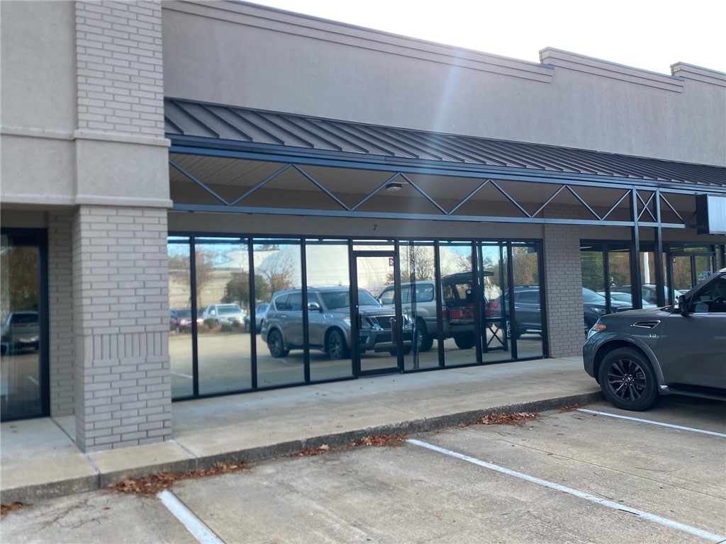 Kee Corner - Commercial Lease