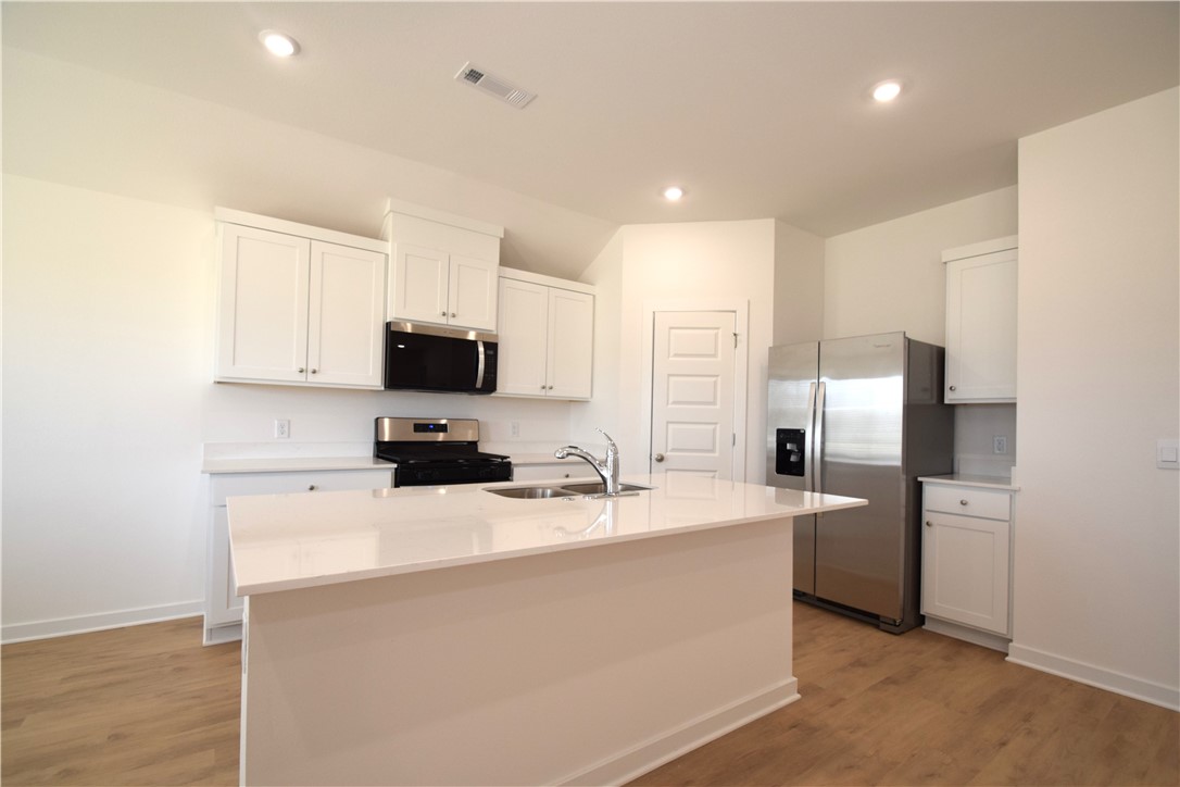 Wagon Wheel Crossing - Residential Lease