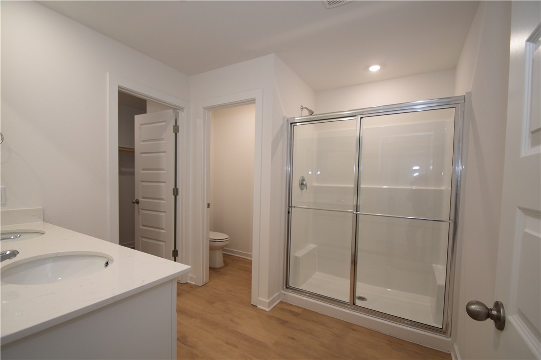 Wagon Wheel Crossing - Residential Lease