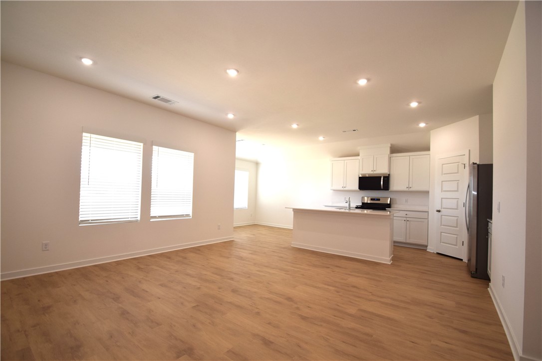 Wagon Wheel Crossing - Residential Lease