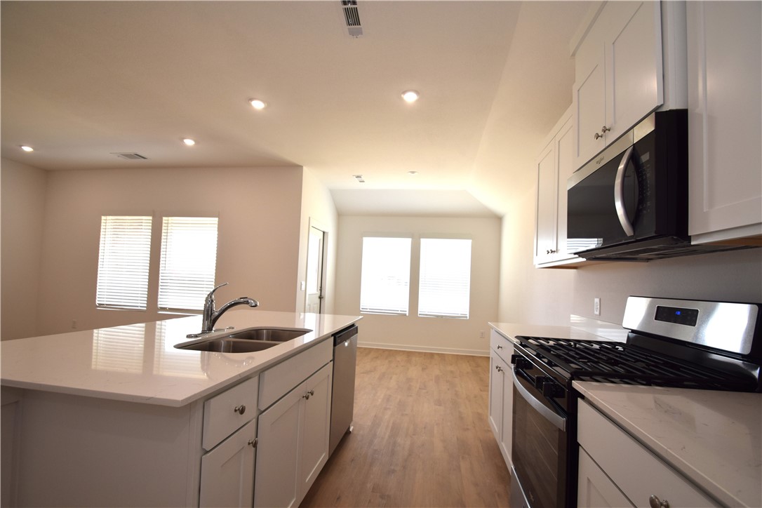 Wagon Wheel Crossing - Residential Lease