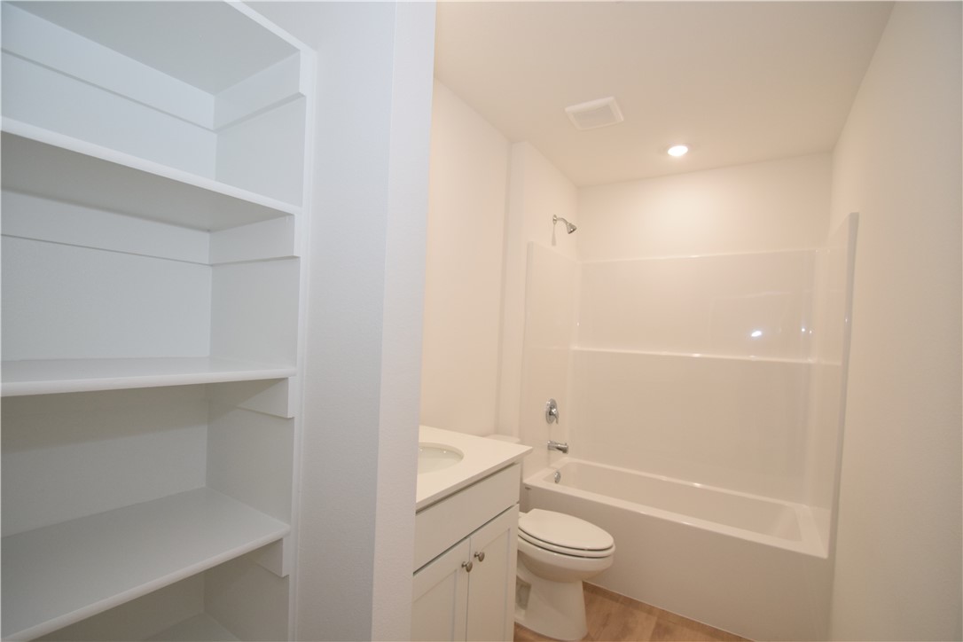 Wagon Wheel Crossing - Residential Lease