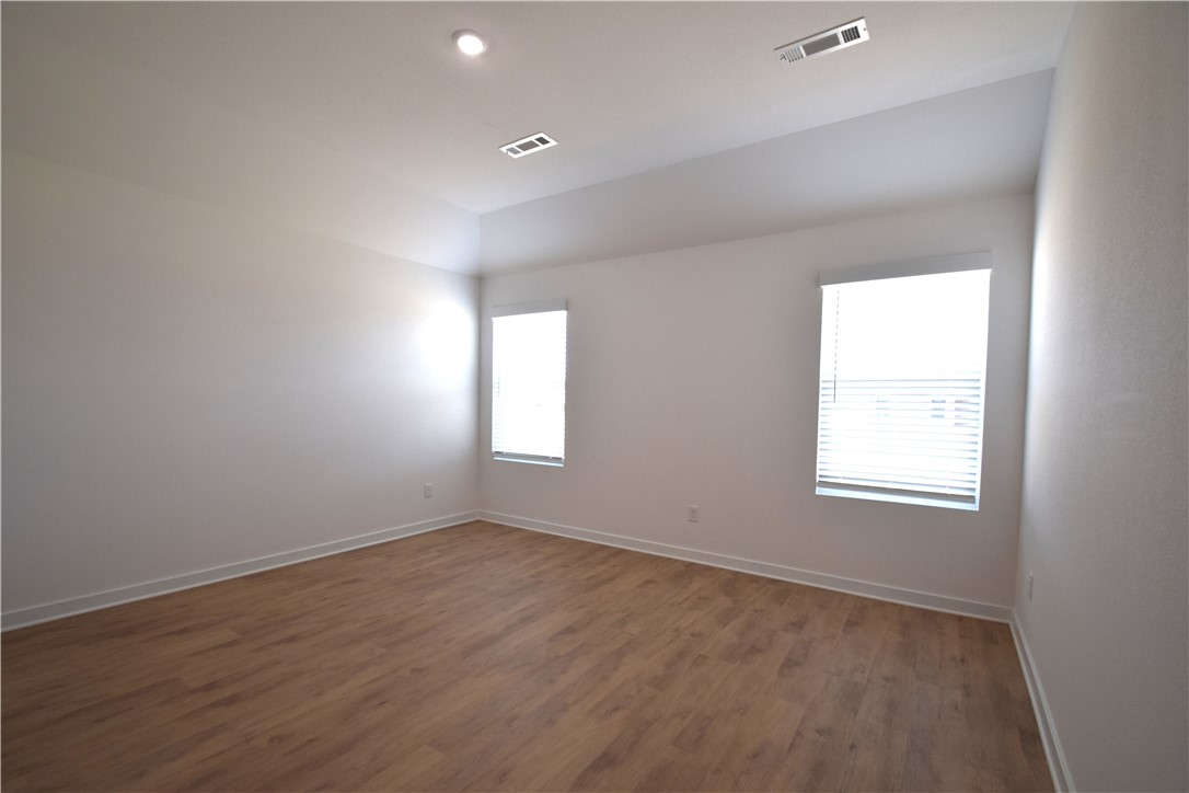 Wagon Wheel Crossing - Residential Lease