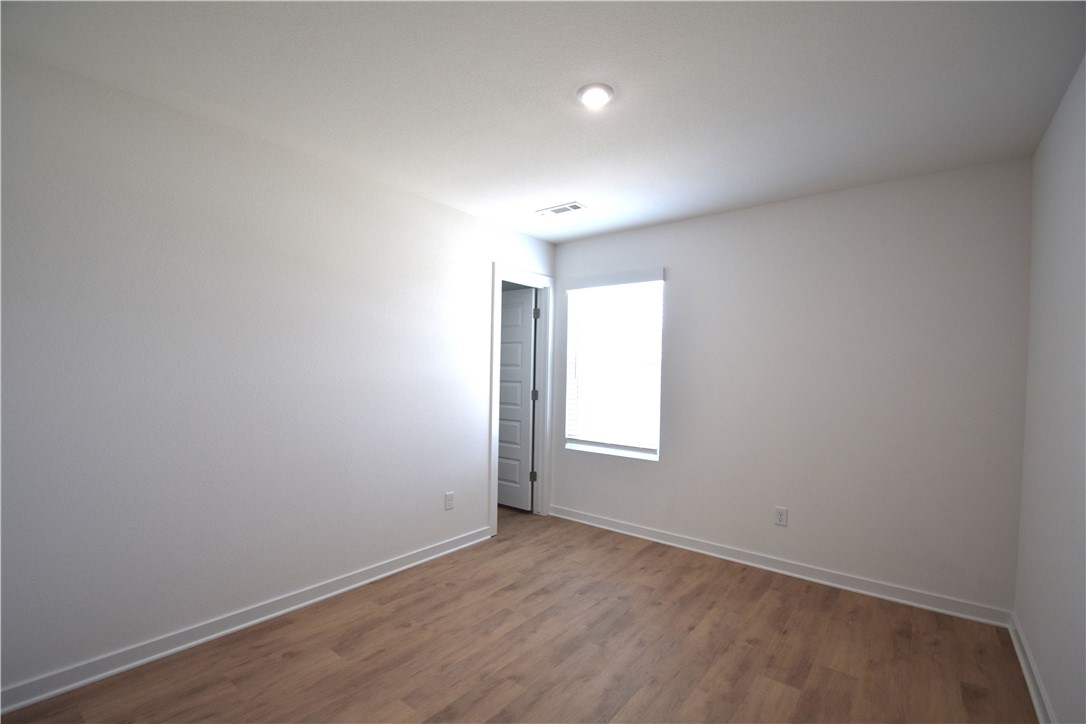 Wagon Wheel Crossing - Residential Lease