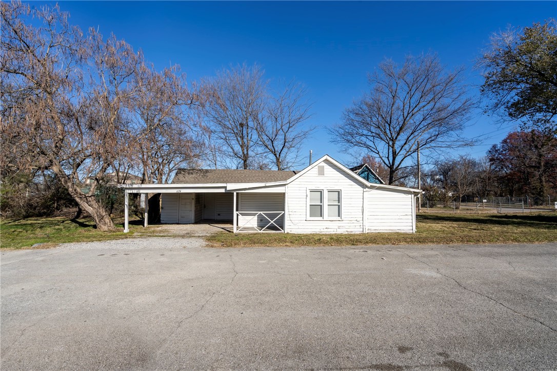 Start off the new year here!!!! A hidden gem, on a corner lot, in a central location are just a few of the attributes of this cutie. This 3 bedroom, 1 bath home would make a perfect starter home or investment property. This home offers a quaint feel with a practical living space. Washer/dryer and refrigerator convey, making it truly move in ready. Don't miss out on this one.