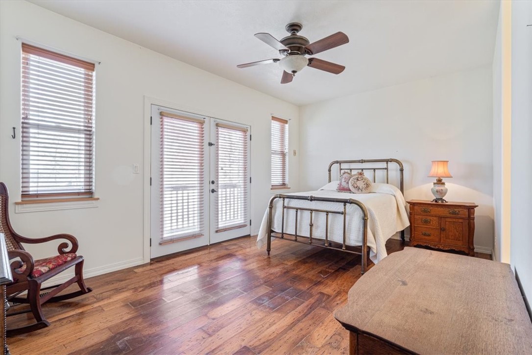 Unit 8 Holiday Island - Residential